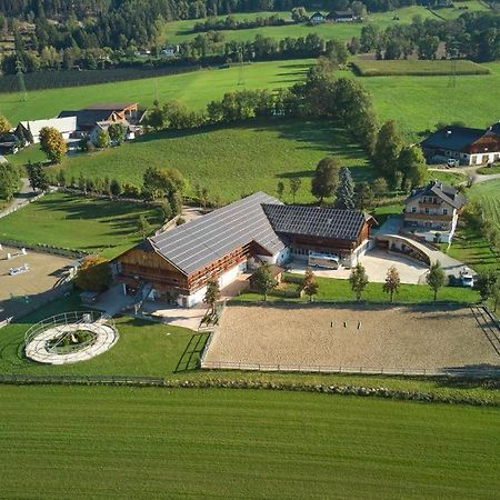 Schoenhuberhof - Panoramalage Daire Brunico Dış mekan fotoğraf